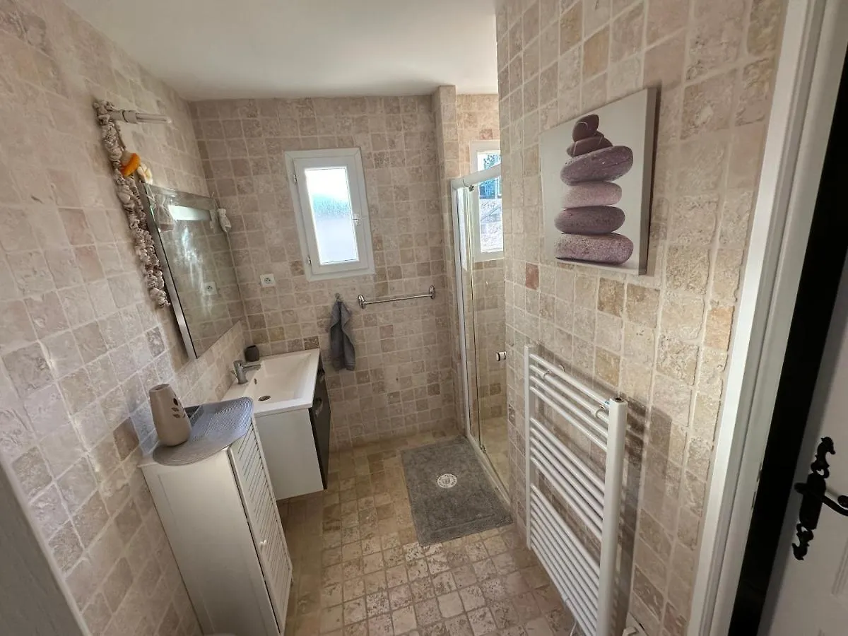 Les Clematites Appartement Donzère Frankrijk