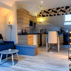  Appartement Au Bord Du D'annecy, Type Loft, Dans Avec Et Ponton Privee