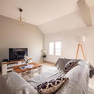  Appartement Chaleureux Avec 2 Grandes
